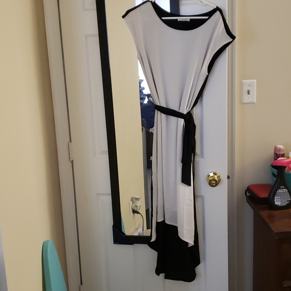 NWOT Black and White hi-low dress